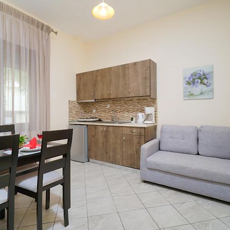 Maria Dina Apartments 1 Potos Exterior photo