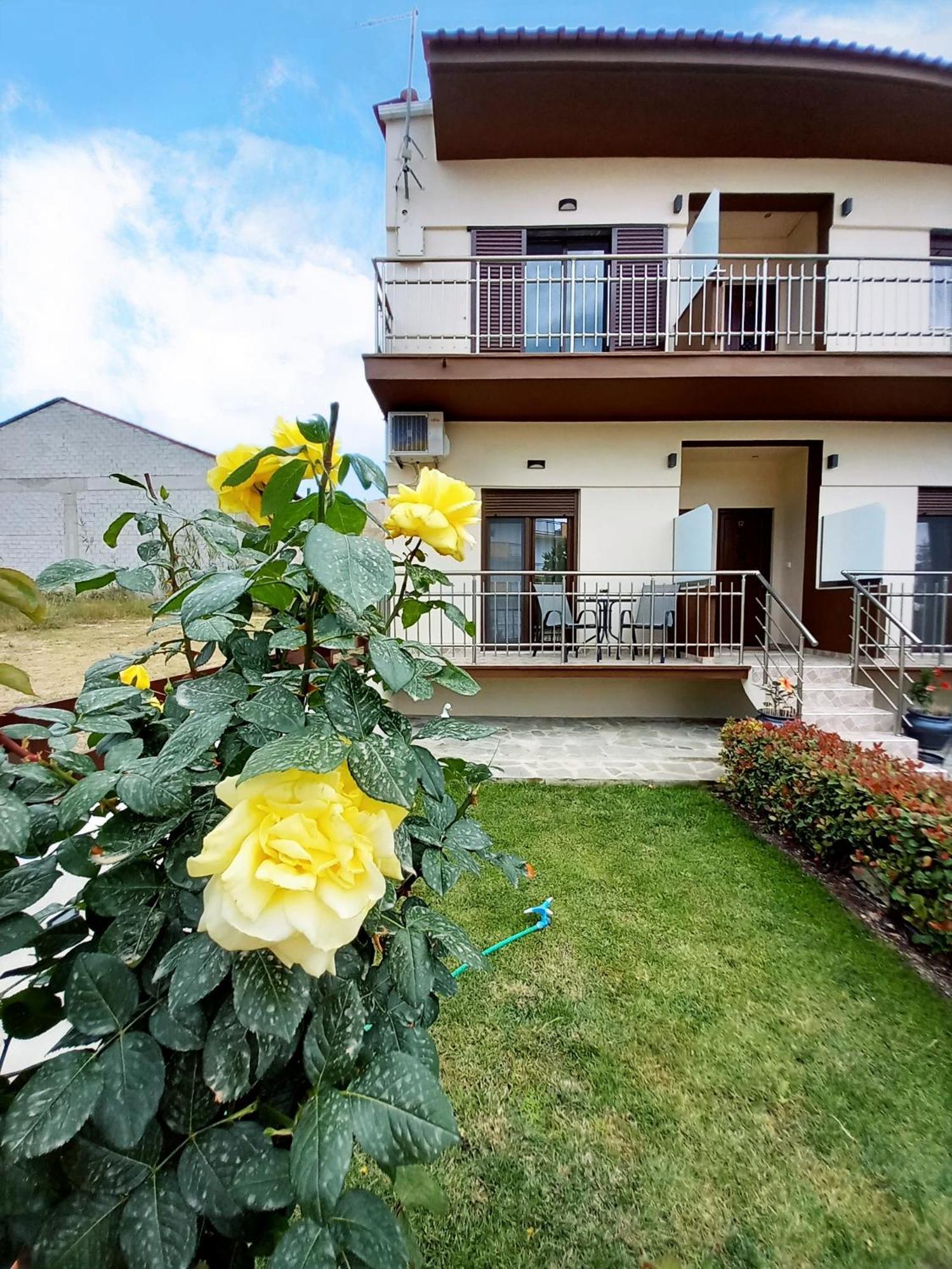 Maria Dina Apartments 1 Potos Exterior photo