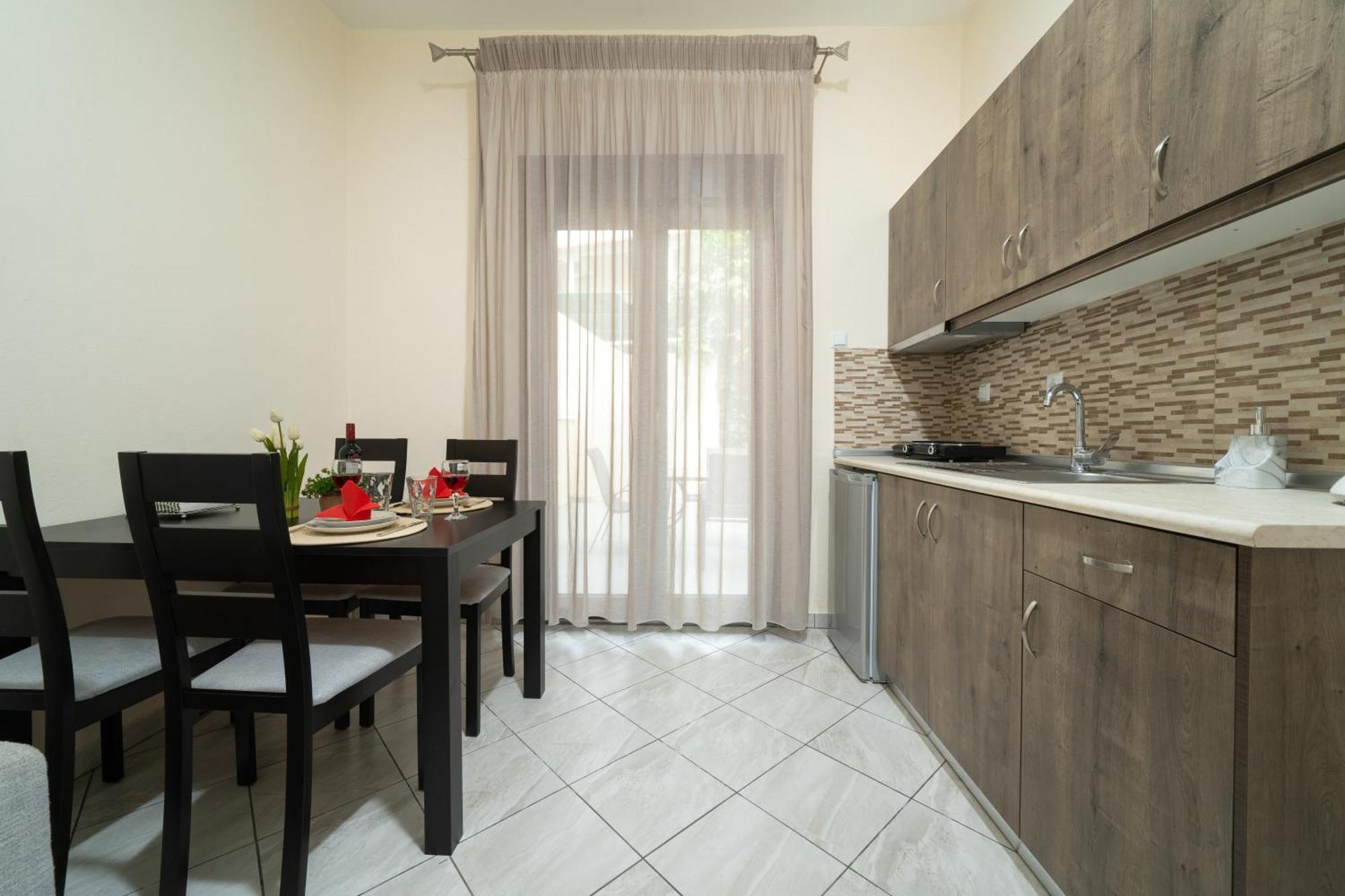Maria Dina Apartments 1 Potos Exterior photo