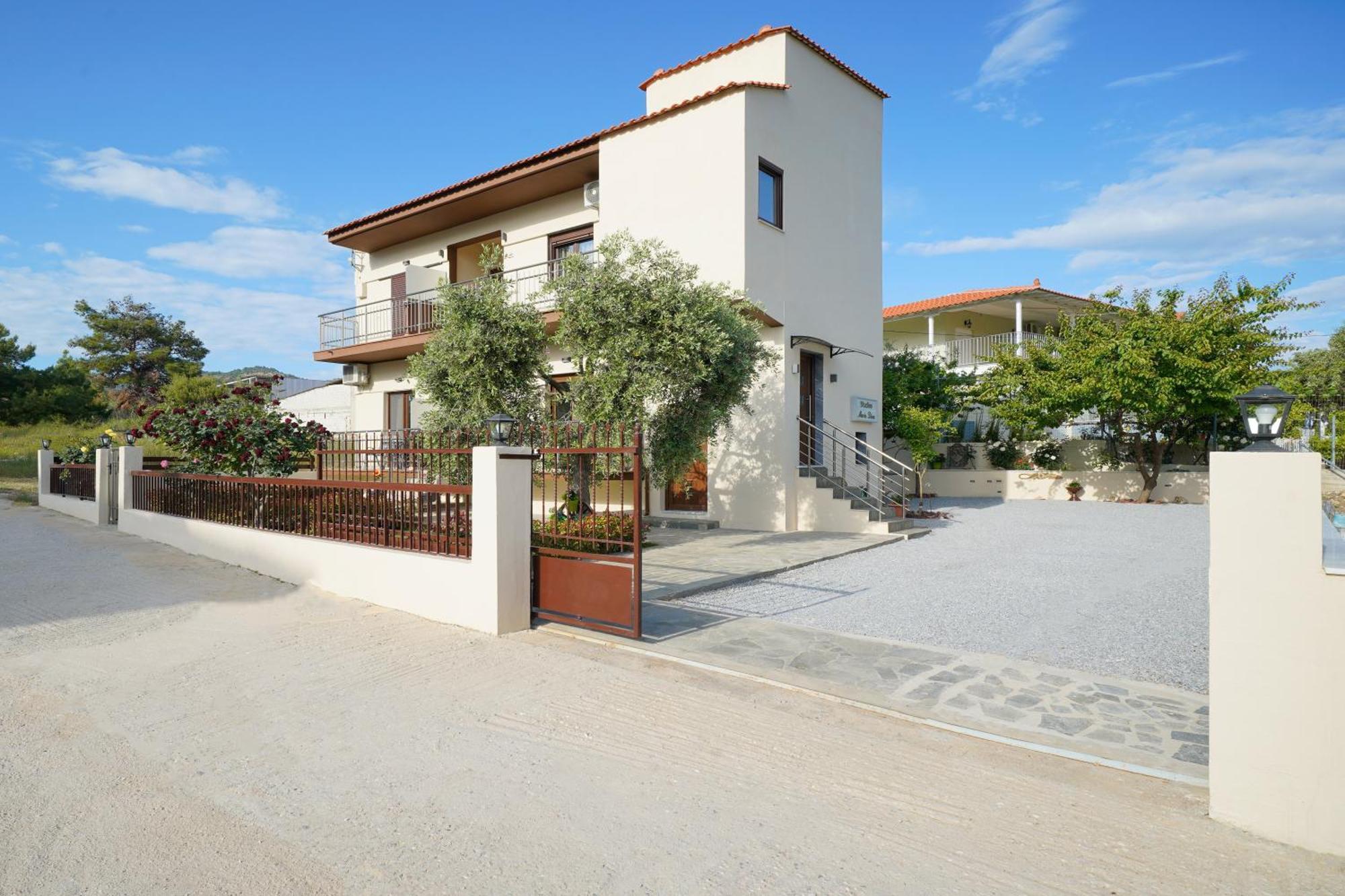 Maria Dina Apartments 1 Potos Exterior photo
