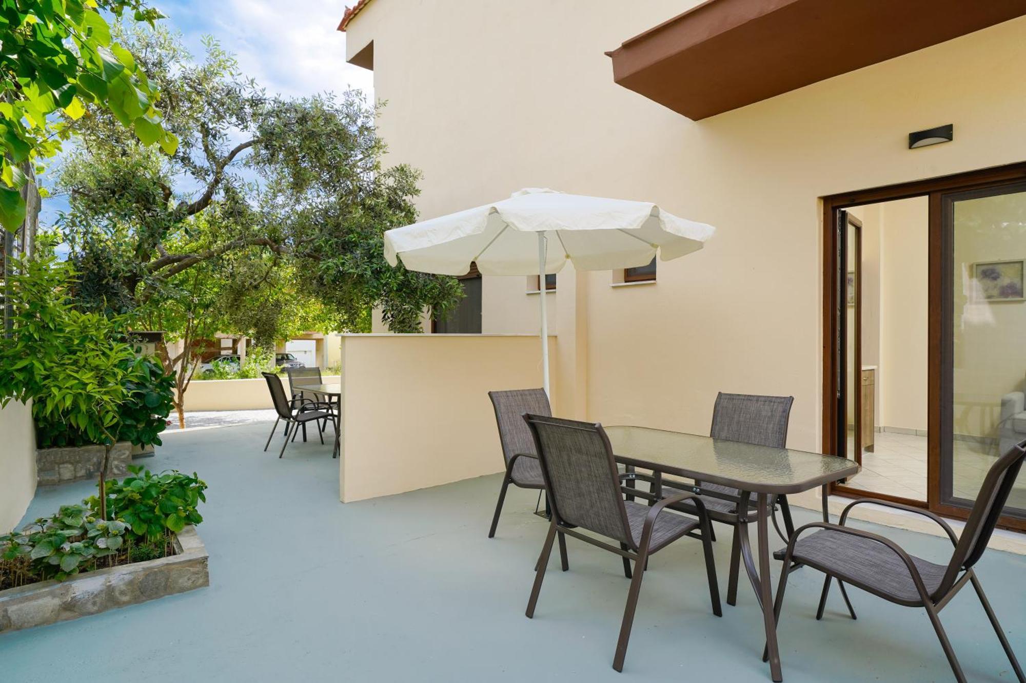 Maria Dina Apartments 1 Potos Exterior photo